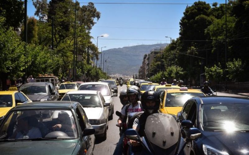 Μποτιλιάρισμα στην Αθηνών – Κορίνθου λόγω καραμπόλας
