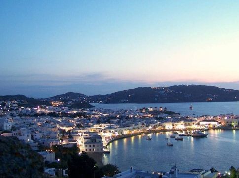 Κορωνοϊός – Μύκονος : Έτσι θα «μπλοκάρει» τα πριβέ πάρτι η ΕΛΑΣ