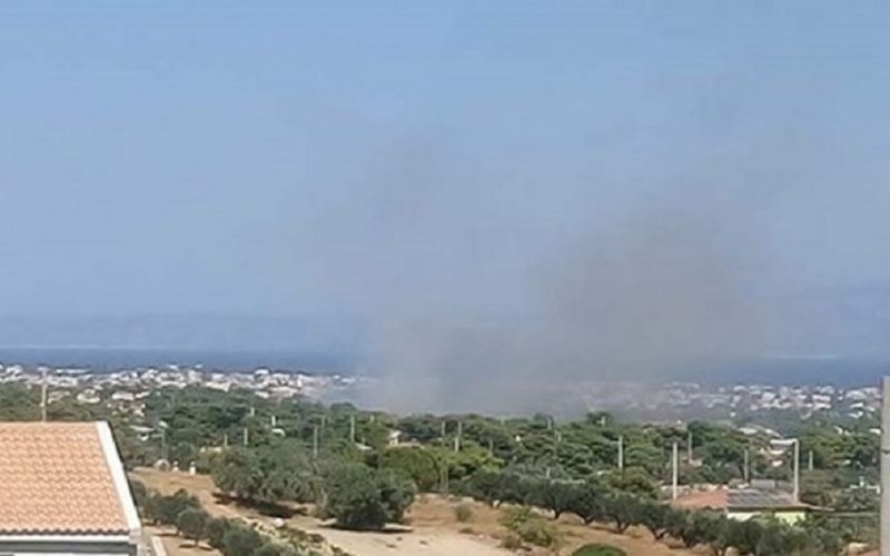 Σε ύφεση η πυρκαγιά στη Βάρη – Εκκενώθηκαν τα χωριά SOS και ένα γηροκομείο