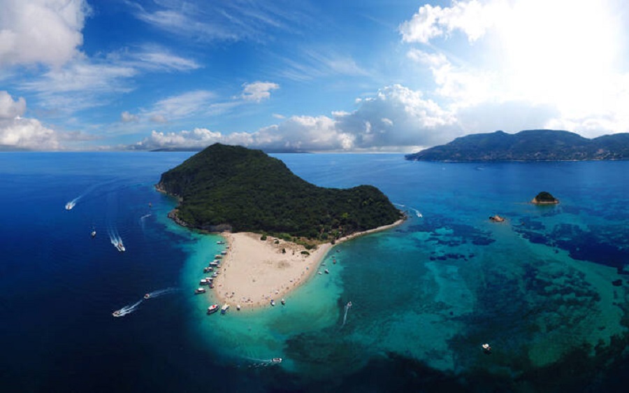 Το ελληνικό νησάκι που μοιάζει με χελώνα