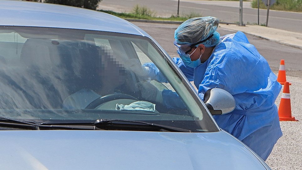 Κορωνοϊός : Τρομάζουν τα εισαγόμενα κρούσματα