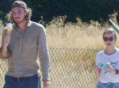 Στέφανος Τσιτσιπάς : Βόλτα για… παγωτό με τη σύντροφό του στη Βουλιαγμένη! [pics]
