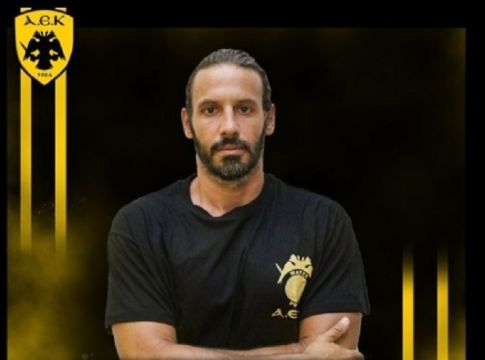 ΑΕΚ : Ανανέωσε ο Στελλάτος