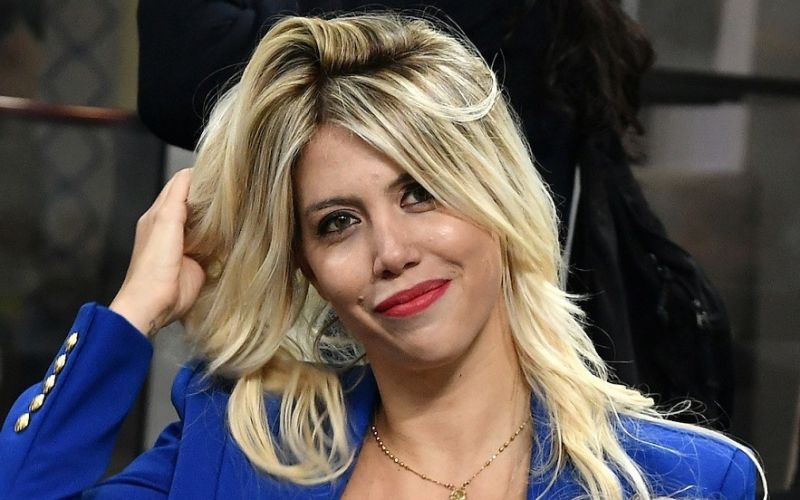 Ολόγυμνη στην μπανιέρα η Γουάντα Νάρα (pics)