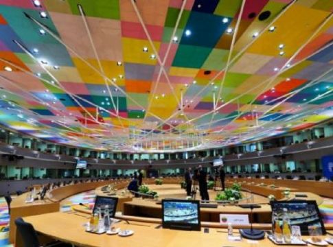 Διχασμός στη Σύνοδο Κορυφής : Τα τέσσερα αγκάθια ενός συμβιβασμού για το Ταμείο Ανάκαμψης