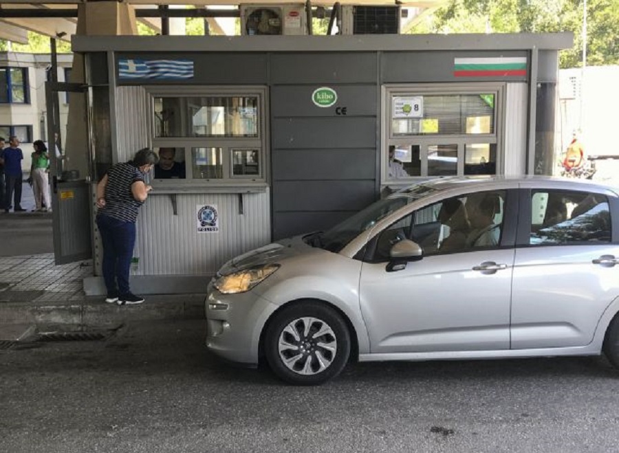 Μειώνεται η κίνηση στον Προμαχώνα : Επιστρέφουν στη χώρα τους οι Σέρβοι