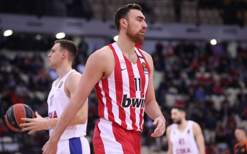 Βατούτιν : «Θέλαμε και πέρσι τον Μιλουτίνοφ, δεν συμφωνήσαμε με τον Ολυμπιακό»
