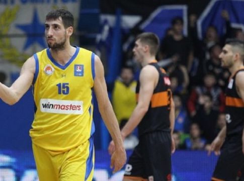 Παραμένει στα δυτικά προάστια ο Σαλούστρος