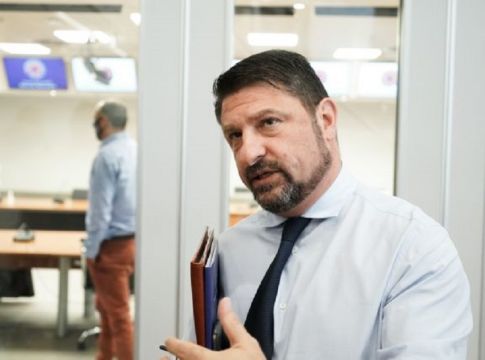 Κορωνοϊός : Στις 15:30 η έκτακτη ενημέρωση Χαρδαλιά για τα νέα μέτρα – Τι εξετάζει η κυβέρνηση