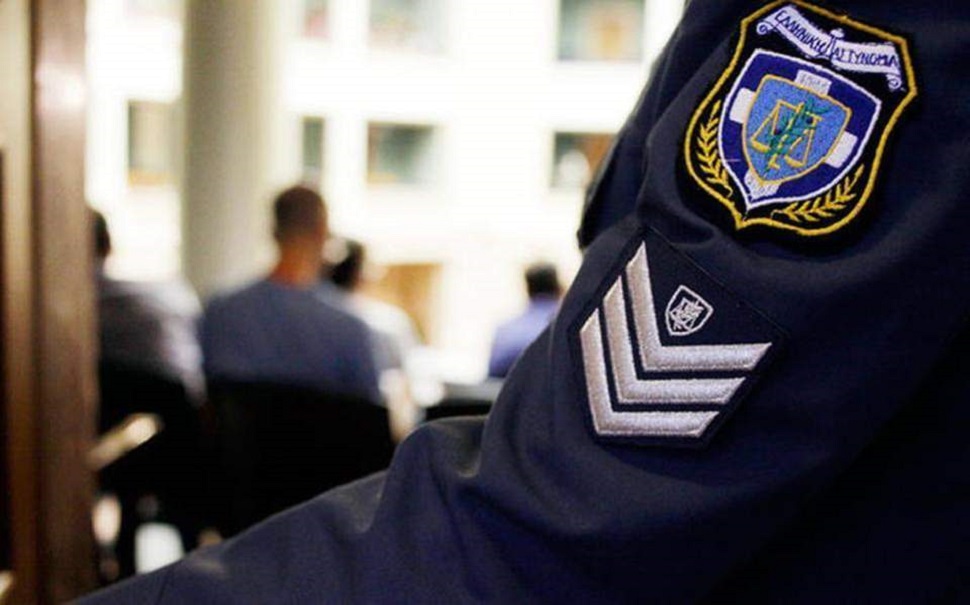 Κορωνοϊός : «Ξήλωσαν» τον διοικητή του αστυνομικού τμήματος Πόρου