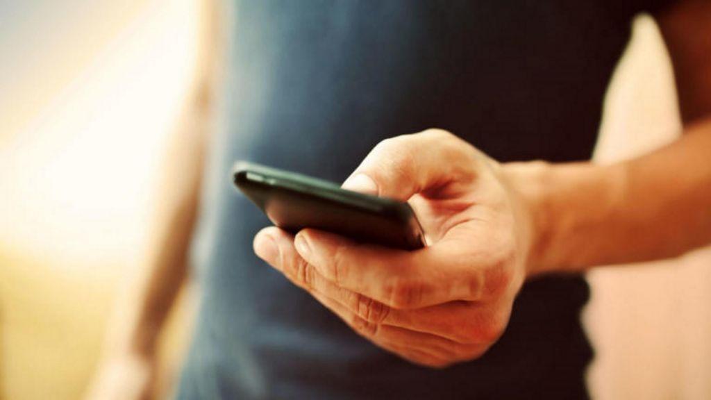 Κορωνοϊός : Θα επανέλθουν τα SMS για τις μετακινήσεις; Οι διευκρινίσεις Χαρδαλιά