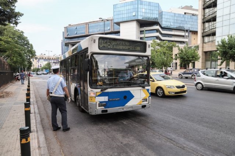 Το αδιαχώρητο στα ΜΜΜ – Λιποθυμίες στις στάσεις