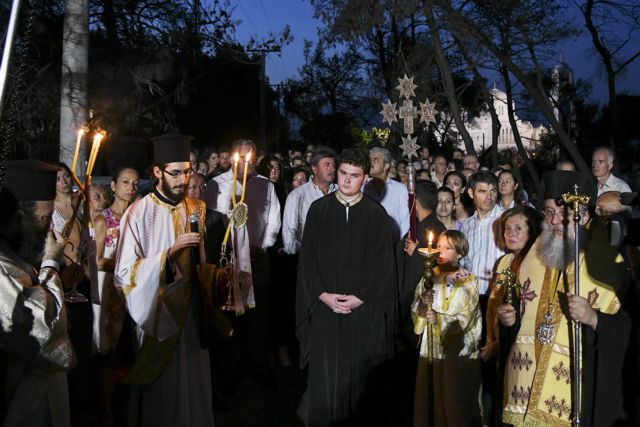 Κορωνοϊός : Η κυβέρνηση βάζει τέλος στις λιτανείες – Τι προβλέπει η ΚΥΑ