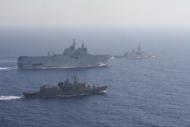 Associated Press : «Τα πολεμικά πλοία Ελλάδας – Τουρκίας «χορεύουν» το ένα γύρω από το άλλο»