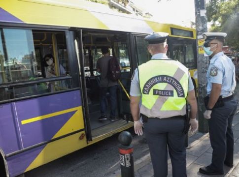 Κορωνοϊός : Ο Αύγουστος έφερε «καύσωνα» παραβάσεων – Συλλήψεις και πρόστιμα