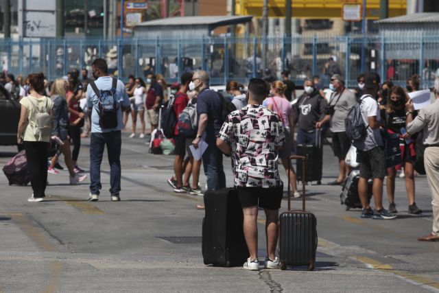 Κορωνοϊός : Στο «κόκκινο» τα κρούσματα στην Αττική – Διασπορά μετά τις διακοπές