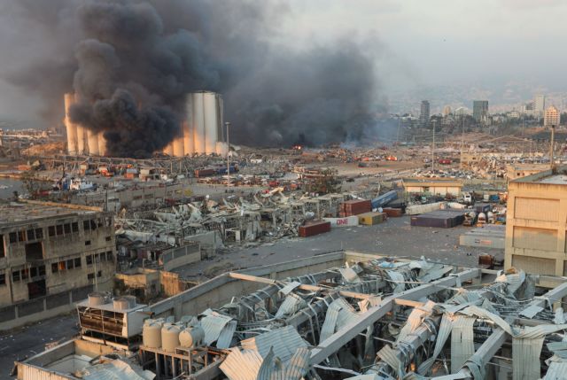 Χάος στη Βηρυτό : Συγκλονιστικά βίντεο από τις πολύνεκρες εκρήξεις – Καλύφτηκε ο ήλιος (vids)