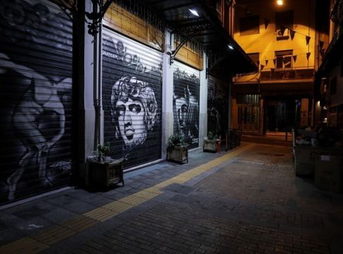 Κορωνοϊός : Σε ποιές περιοχές κλείνουν τα καταστήματα τα μεσάνυχτα – Τι προβλέπεται για τις εκδηλώσεις