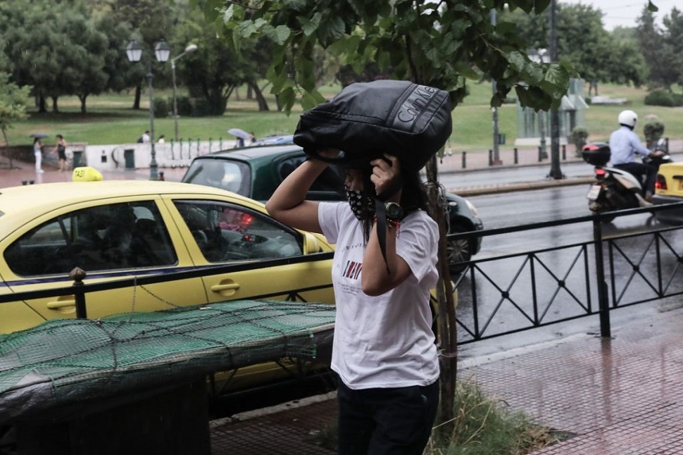 Καιρός : Ξεκίνησε η επέλαση της «Θάλειας» – Βροχοπτώσεις στην Αττική
