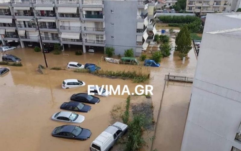 Εύβοια : Συγκλονιστικές μαρτυρίες από την κακοκαιρία – Το νερό παρέσυρε αυτοκίνητα