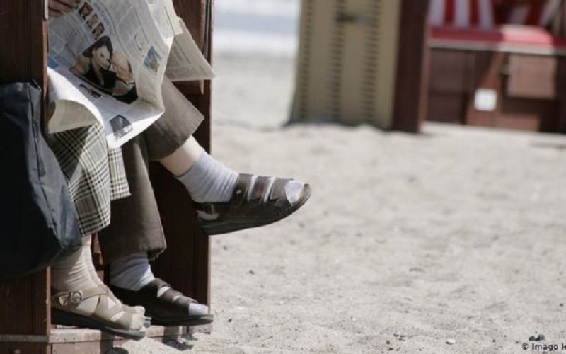 Κάλτσα με σανδάλι : Τελικά γιατί τα αγαπούν οι Γερμανοί;