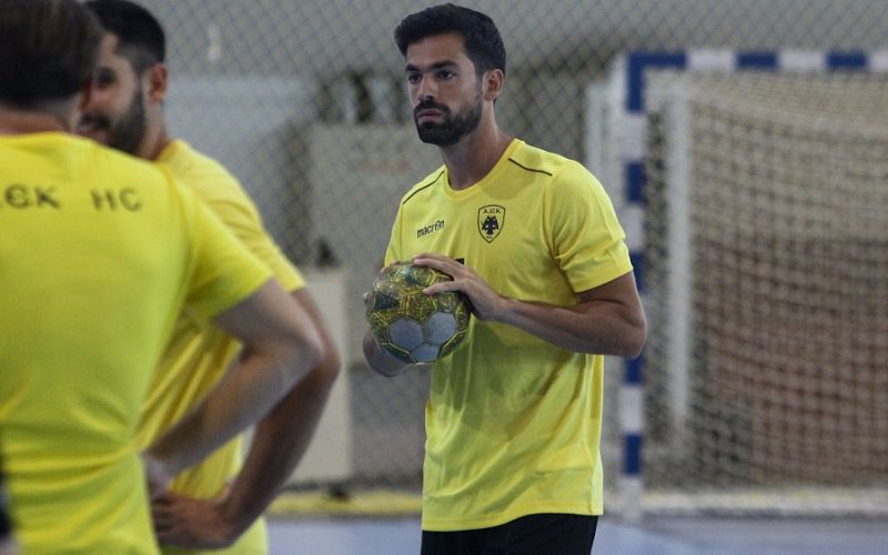 Τζηράς : «Αυτή η ΑΕΚ δεν έχει ταβάνι»