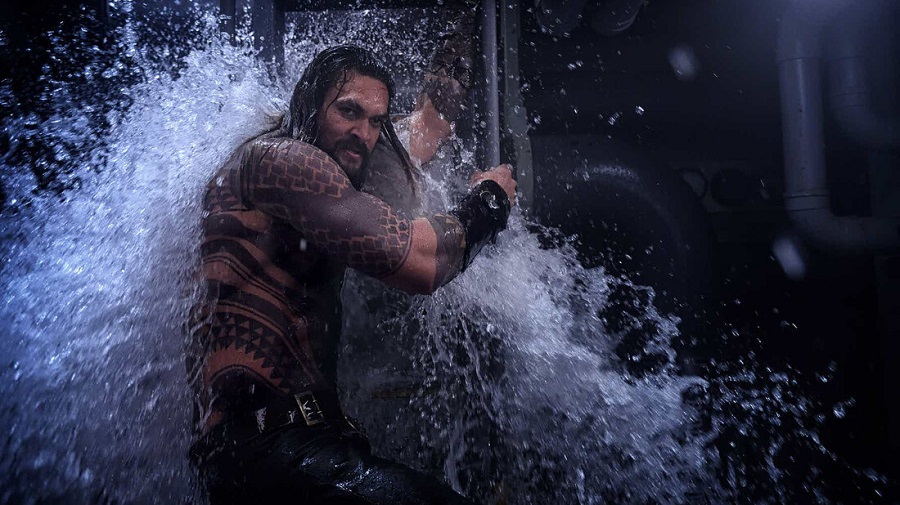 Ο Jason Momoa δεν χρειάζεται βασίλεια για να κυβερνήσει