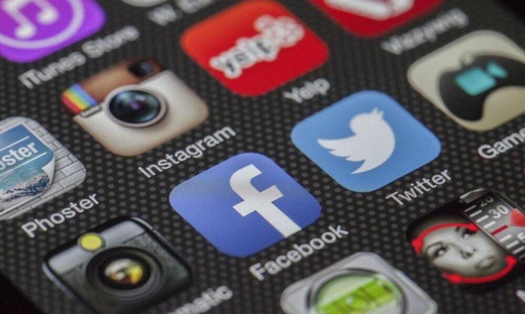 Facebook : Έρχεται μεγάλη αλλαγή – Συγχωνεύει Messenger με Instagram