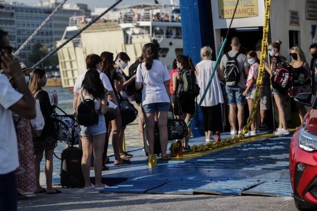 Πειραιάς : Με αυξημένη πληρότητα αναχωρούν τα πλοία – Η νέα απόφαση