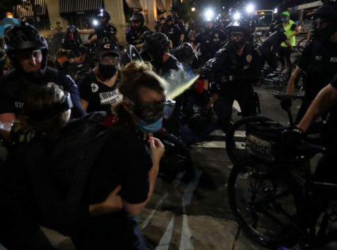 ΗΠΑ : Αστυνομικός πυροβόλησε πισώπλατα Αφροαμερικανό