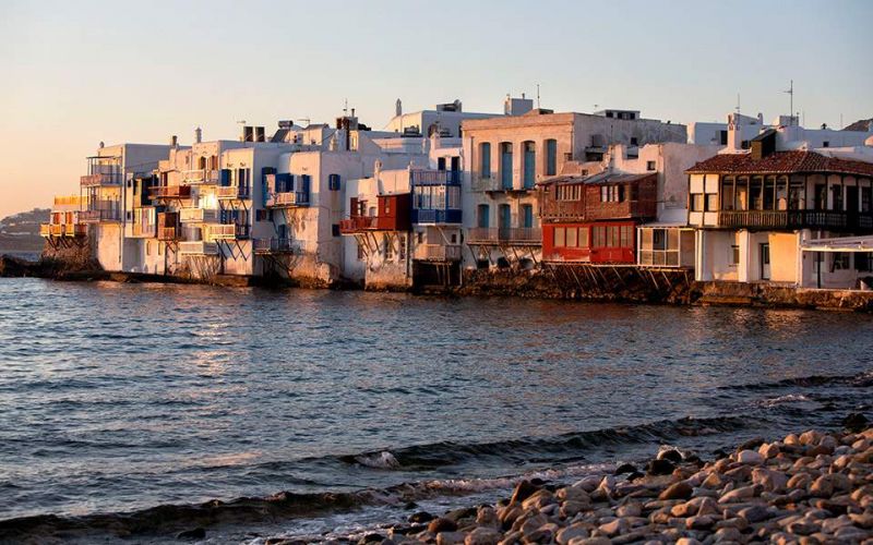 Μύκονος : 7 συλλήψεις σε 26 ελέγχους για παραβάσεις σε μπαρ
