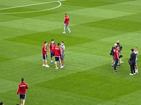 Αποκλειστικά βίντεο : Η προθέρμανση του Ολυμπιακού στο Μολινό