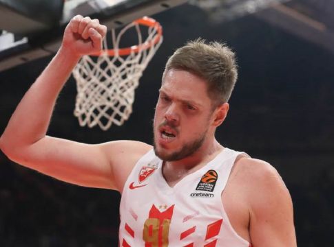 Παρελθόν από τον Ερυθρό Αστέρα ο Στίματς