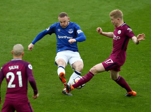 Ρούνεϊ για Ντε Μπρόινε : «Μου θυμίζει τον Τζέραρντ και τον Γκιγκς»