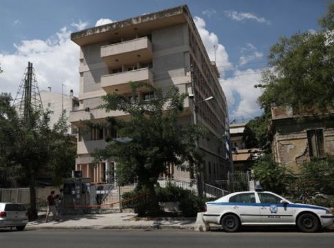 Θετικοί στον κορωνοϊό επτά αστυνομικοί που επέστρεψαν από την Τήνο