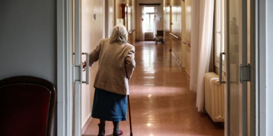 ΠΟΕΔΗΝ : «Μαύρη τρύπα διασποράς κορωνοϊού» οι ιδιωτικές μονάδες φροντίδας ηλικιωμένων