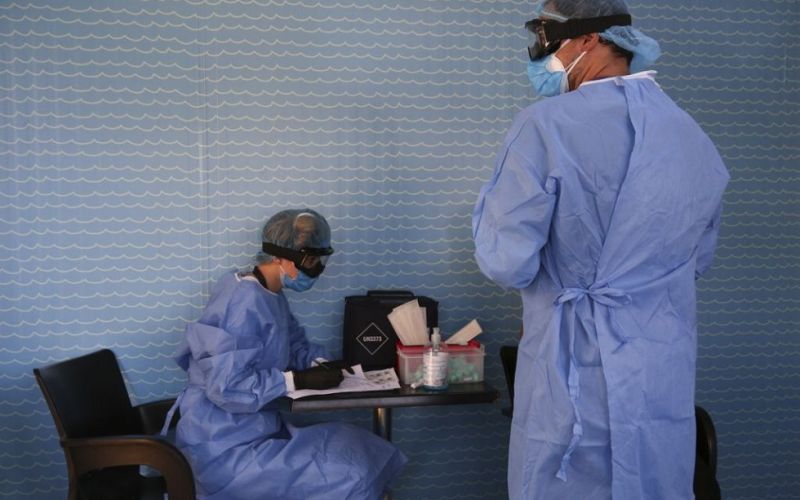 «Καμπανάκι» ειδικών για τα ορφανά κρούσματα – Τρομάζει τους ειδικούς το «κοκτέιλ» κορωνοϊού – γρίπης