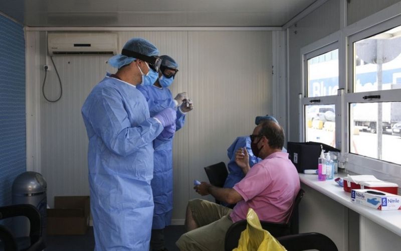 Κορωνοϊός : Σε μόνιμη βάση στο λιμάνι του Πειραιά το κλιμάκιο του ΙΣΑ