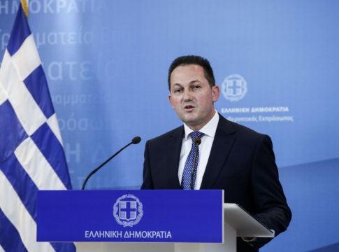 Απαγόρευση κυκλοφορίας από τις 11 το βράδυ έως τις 7 το πρωί στις χερσαίες πύλες εισόδου
