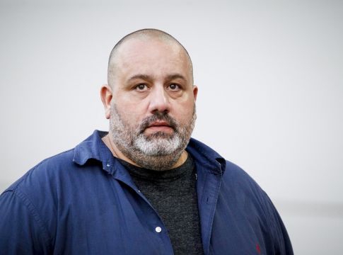 Καραπαπάς : «Για πόσο θα τον ακούμε στη δημόσια τηλεόραση;»