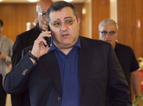 Τι κάνει ο Μίνο Ραϊόλα στην Ελλάδα…