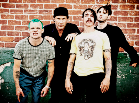 Πέθανε ο κιθαρίστας των Red Hot Chilli Peppers