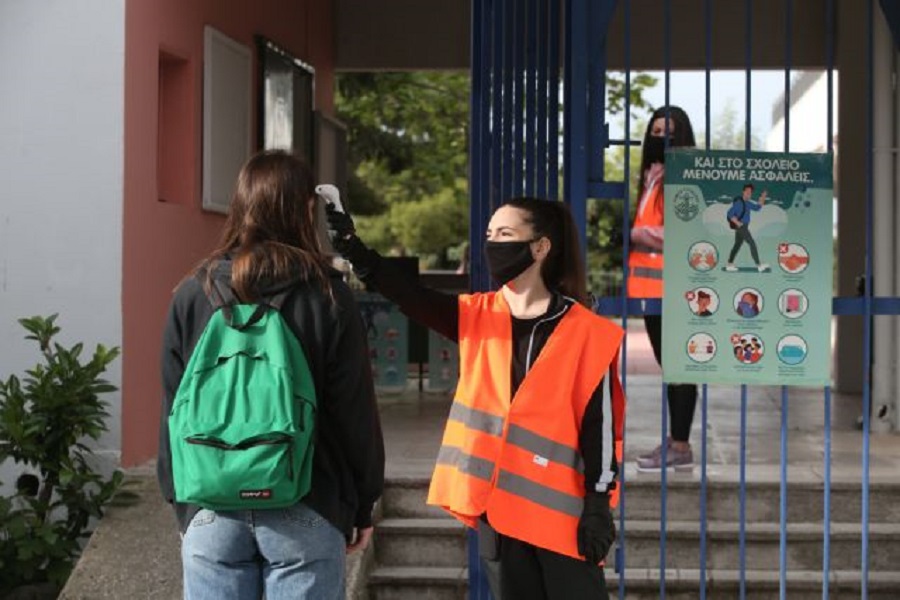 Eκ περιτροπής μαθήματα και μάσκες – Πώς θα ανοίξουν τα σχολειά στις 7 Σεπτέμβρη