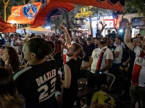 Υποχρεωτικά με μάσκες οι φίλαθλοι στο Παρίσι για τον τελικό