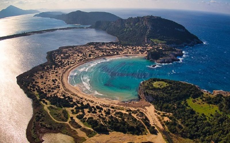 Γλώσσα : Η ομορφότερη φυσική πισίνα της Μεσογείου