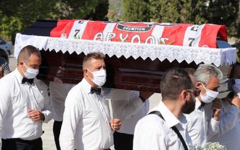 Ολυμπιακός : Με σημαία της ομάδας το τελευταίο «αντίο» στον Ανδρέα Βουρλιώτη (pics)