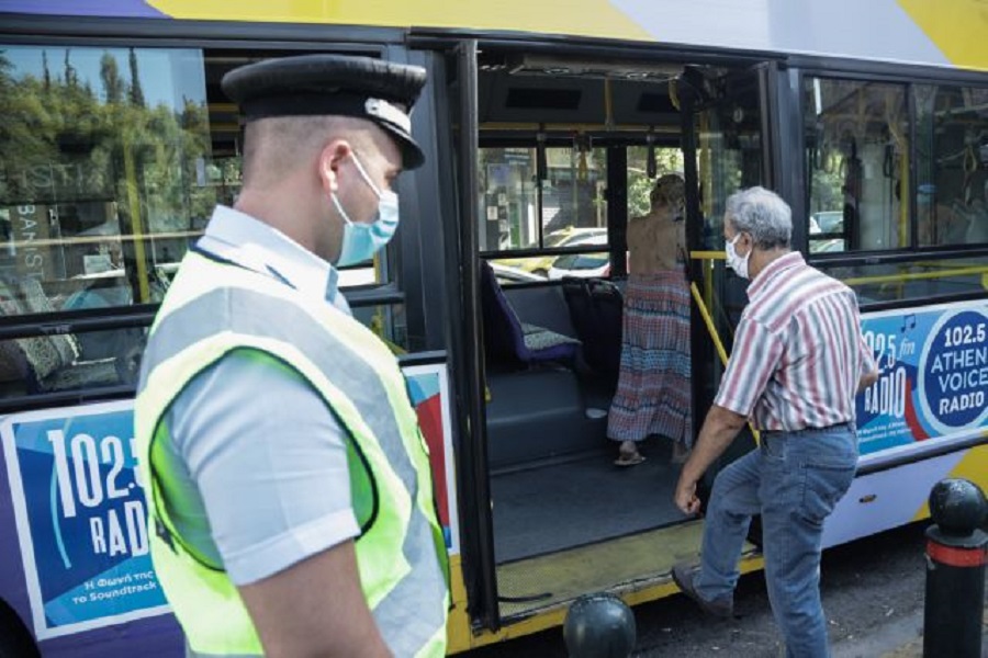 Κορωνοϊός : Έλεγχοι – «σκούπα» σε κλαμπ, ΜΜΜ και πλοία μετά την αύξηση των κρουσμάτων