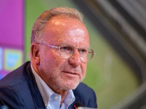 Ρουμενίγκε : «Βρήκα τους παίκτες της Μπάγερν ήρεμους μετά το παιχνίδι»