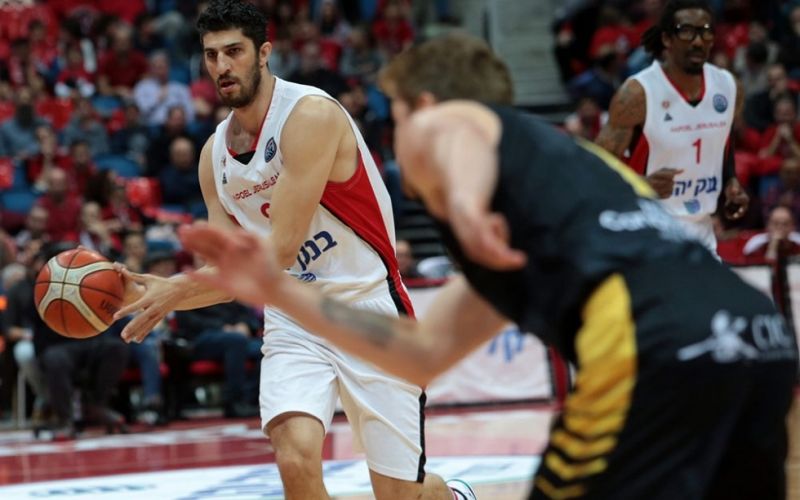 Αποσύρθηκε από την ενεργό δράση ο Ελιγιάχου (vids)