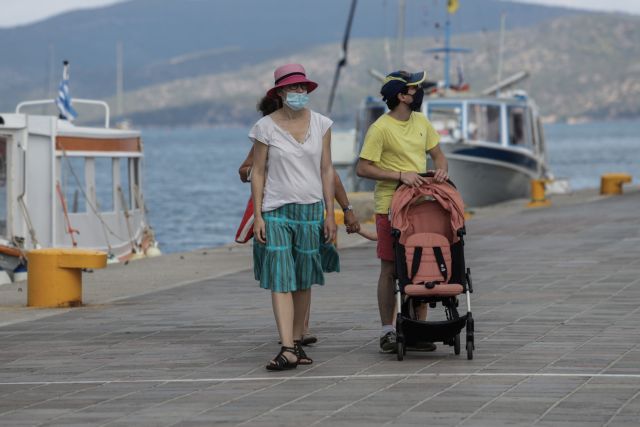 Μελέτη-σοκ από ΑΠΘ : Μάσκες παντού, τηλεργασία και τοπικό lockdown αλλιώς 700 κρούσματα την ημέρα